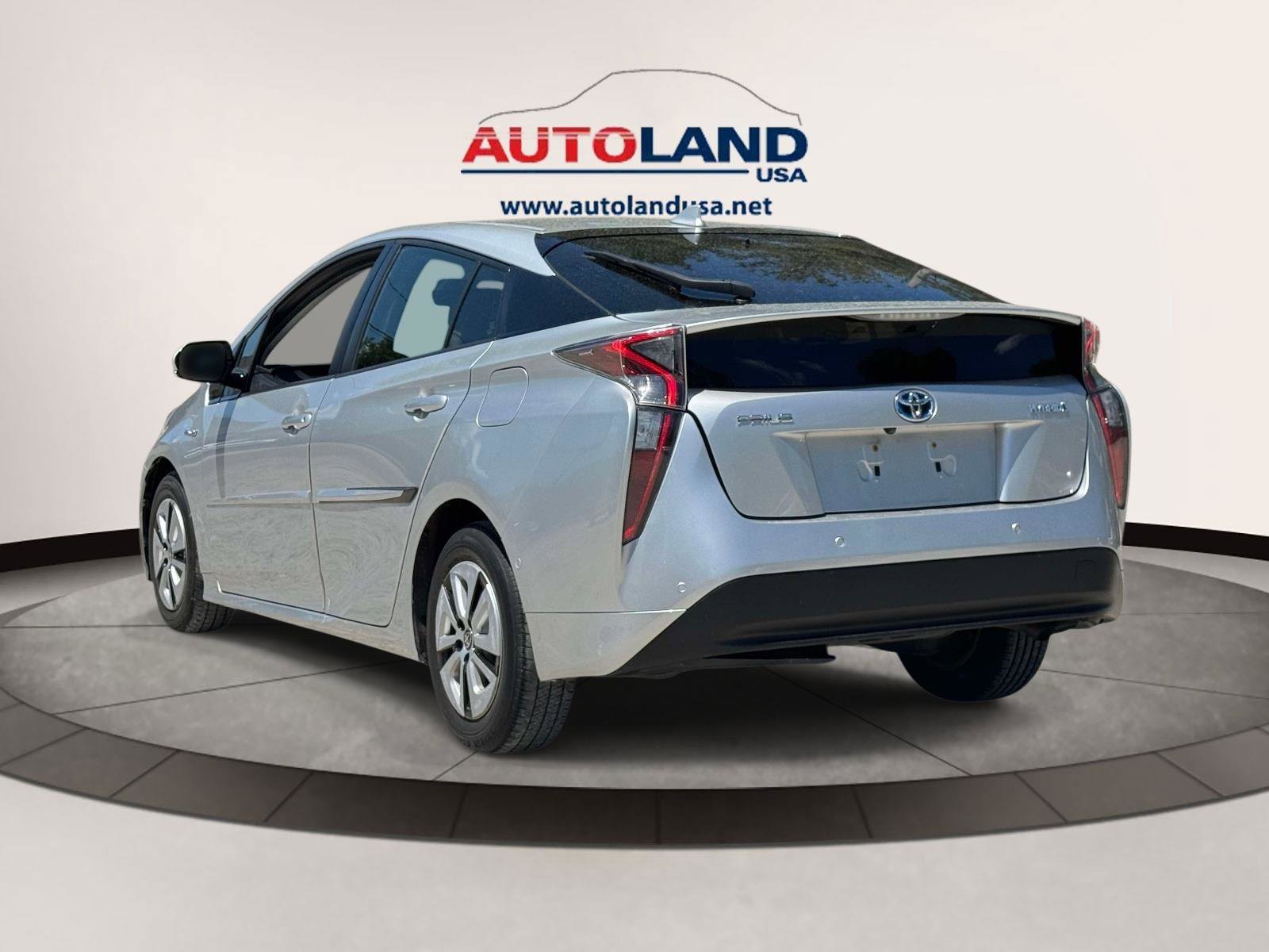Used 2018 Toyota Prius Two w/ Prius Two Safety Plus Package FWD image 5