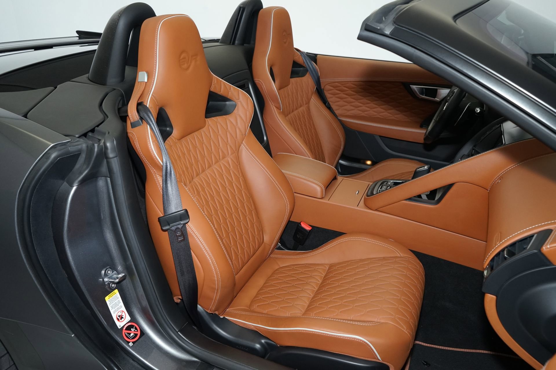 Used 2017 Jaguar F-TYPE SVR AWD/4WD image 18