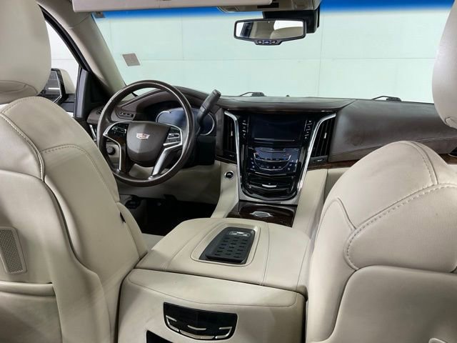 Used 2016 Cadillac Escalade ESV Luxury image 14