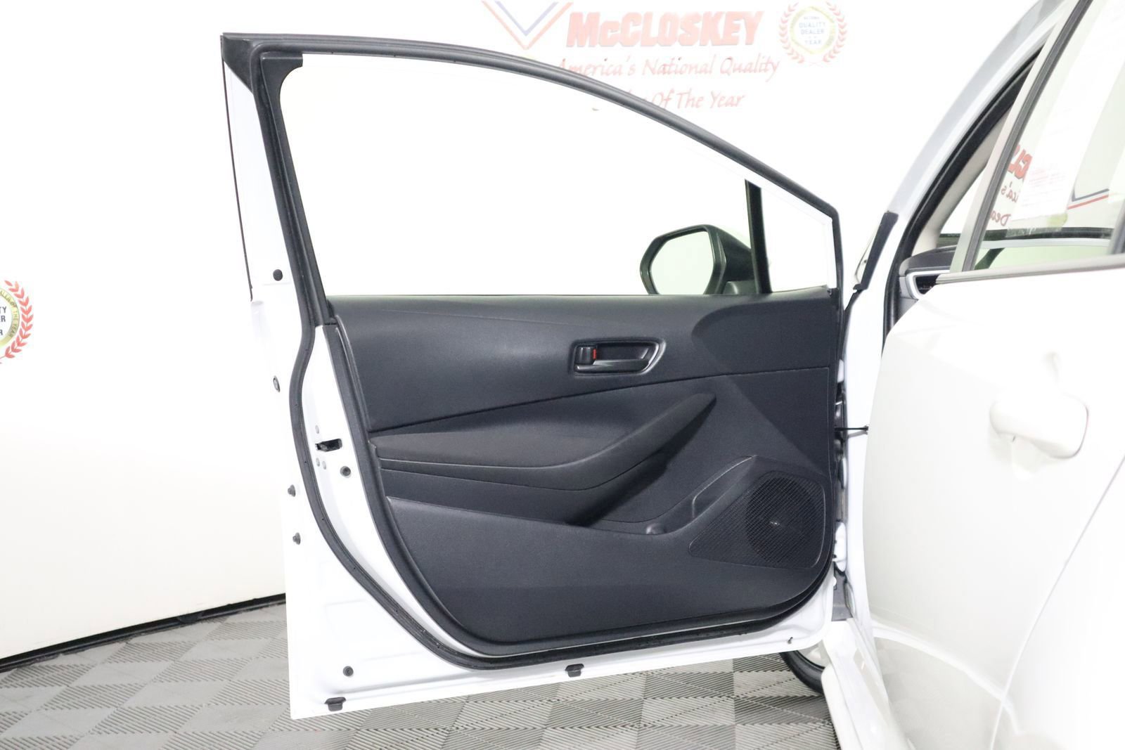 Used 2023 Toyota Corolla LE image 22