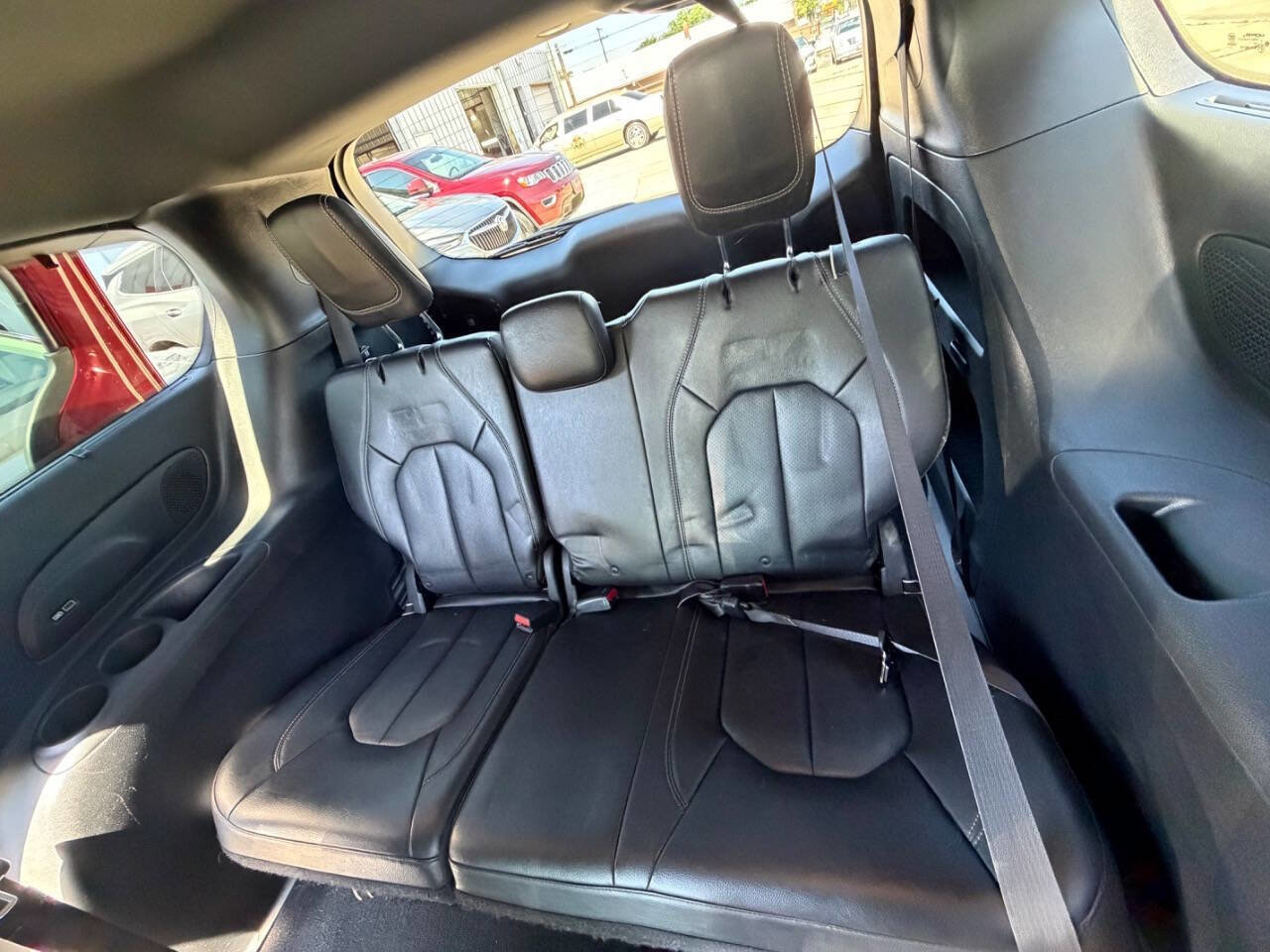 Used 2018 Chrysler Pacifica Touring-L Plus w/ S Appearance Package FWD image 21