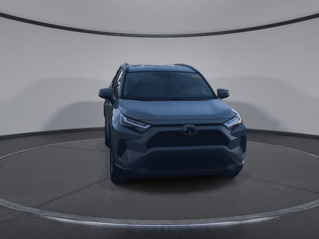 Used 2022 Toyota RAV4 XLE FWD image 3