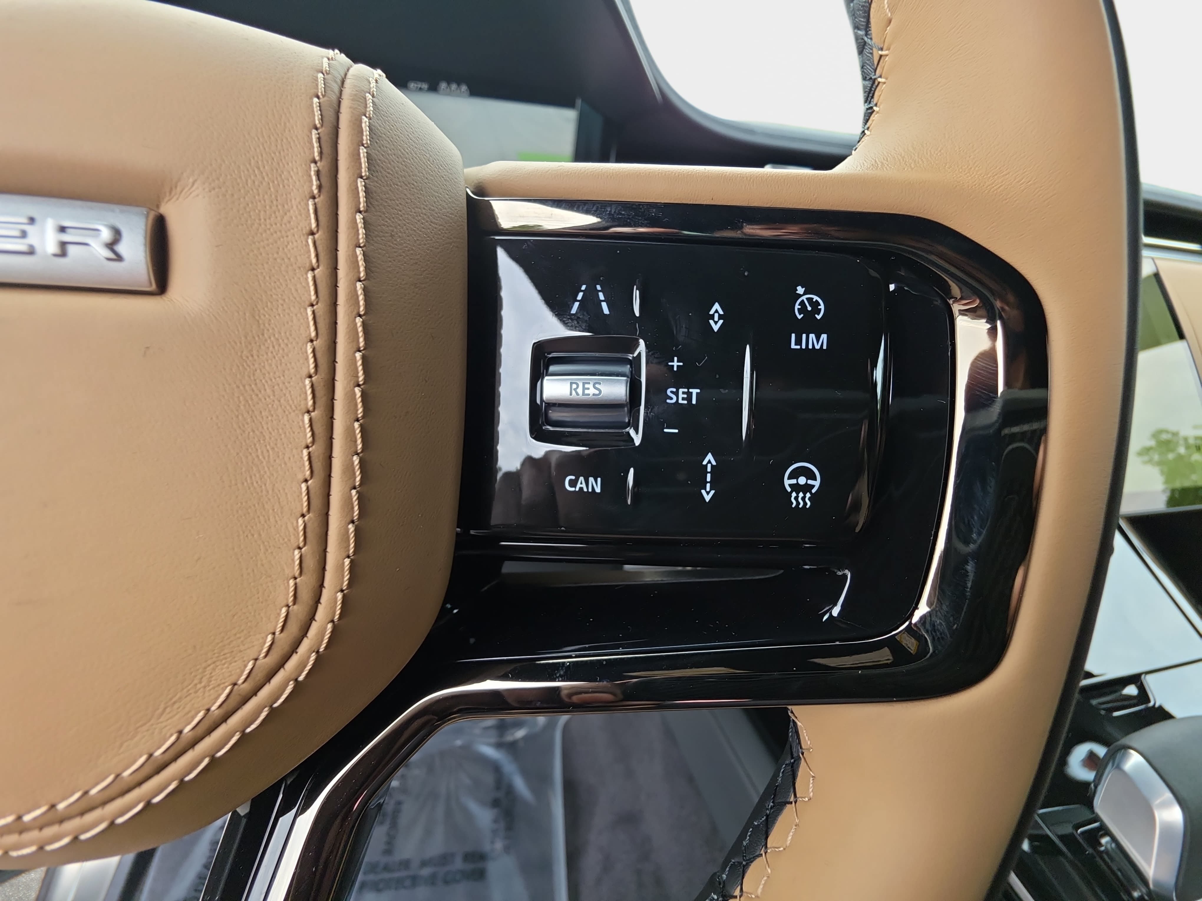 New 2026 Land Rover Range Rover Sport Dynamic SE AWD/4WD image 18