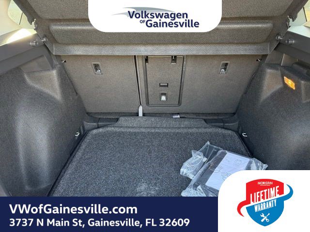 Certified 2023 Volkswagen Taos SE image 7
