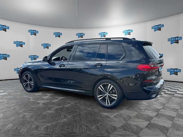 Used 2022 BMW X7 xDrive40i w/ M Sport Package image 3