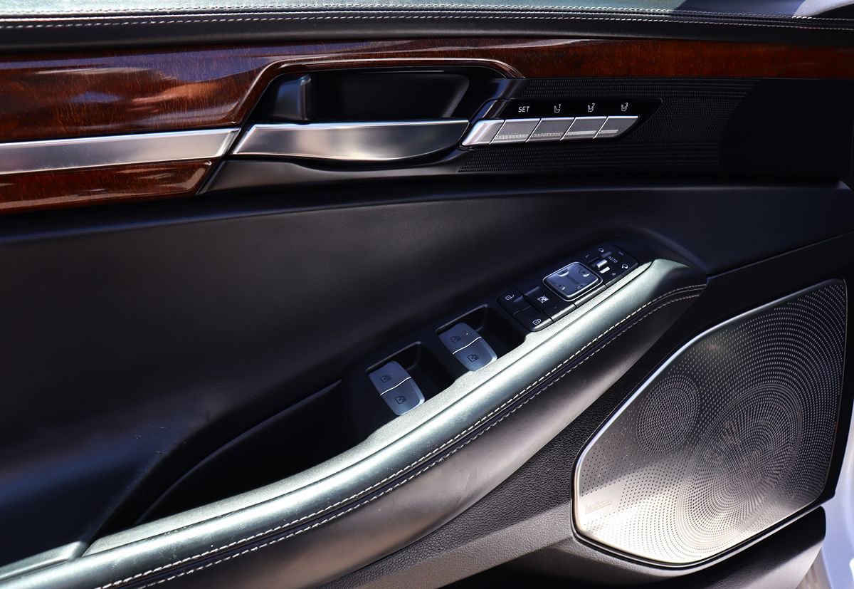 Used 2019 Genesis G90 5.0 Ultimate RWD image 40
