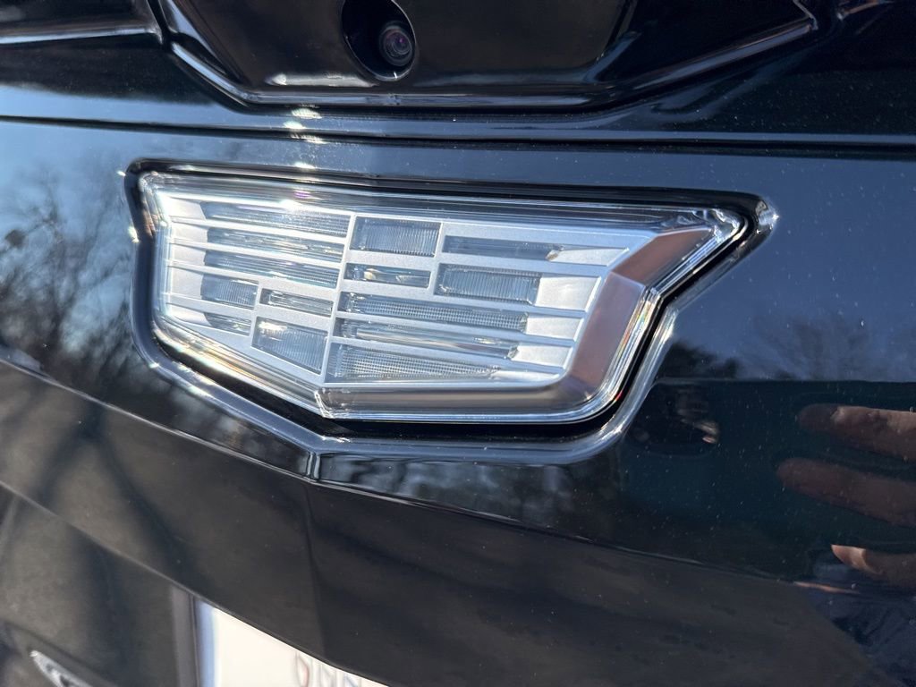 Used 2025 Cadillac Optiq Sport 2 image 43