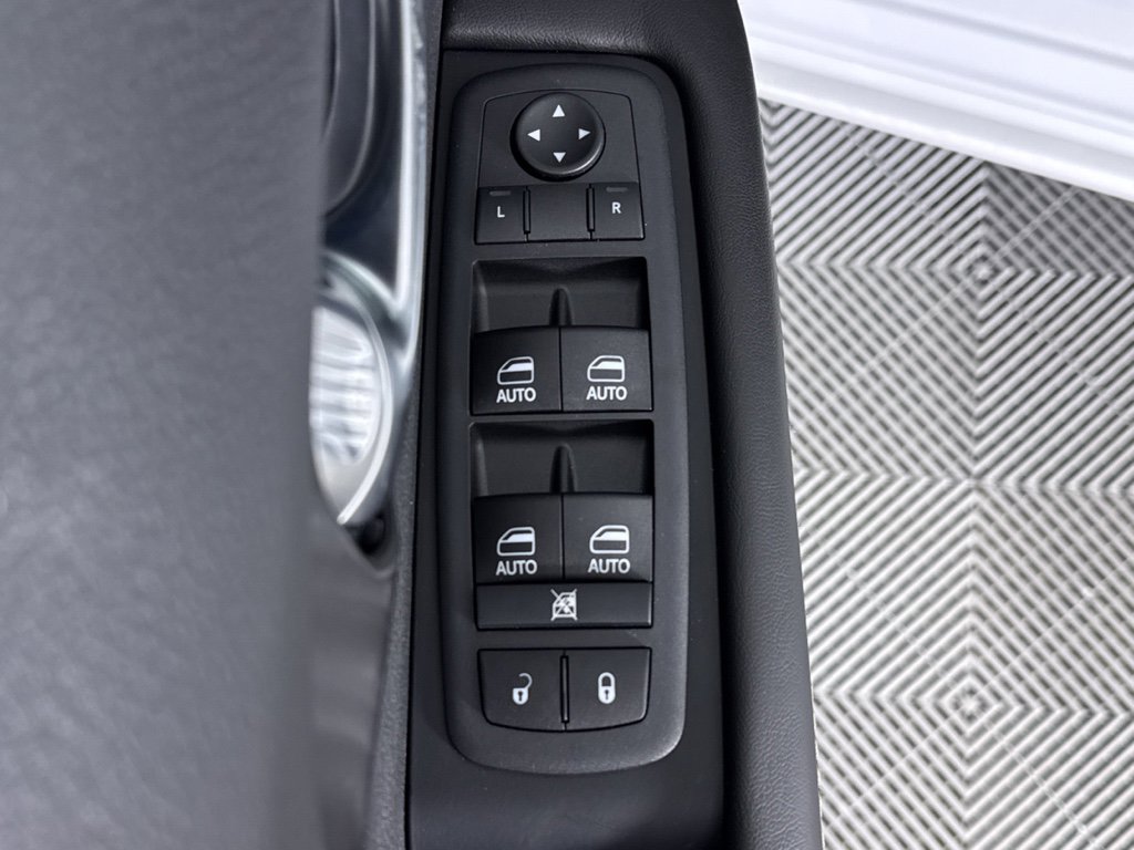 New 2026 Chrysler Voyager LX FWD image 26