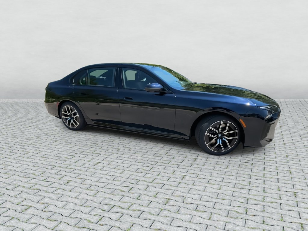 Used 2026 BMW 750e xDrive AWD/4WD image 9