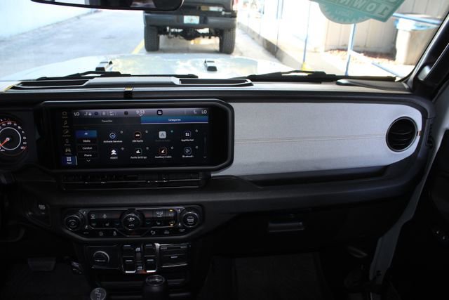 Used 2024 Jeep Wrangler Sport S image 23