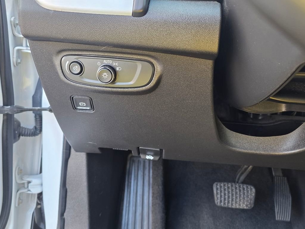 Used 2020 GMC Terrain SLE image 18