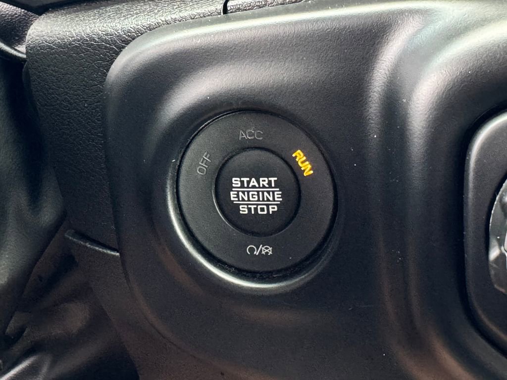 Used 2022 Jeep Wrangler Sport AWD/4WD image 26
