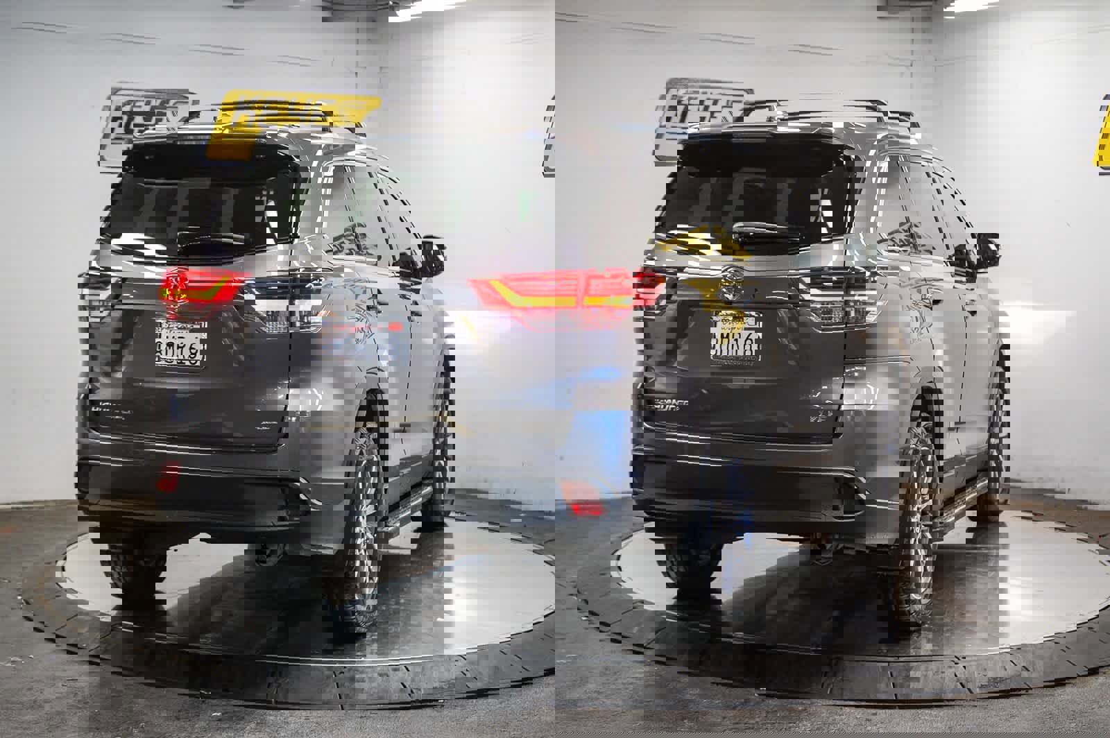 Used 2019 Toyota Highlander XLE image 4