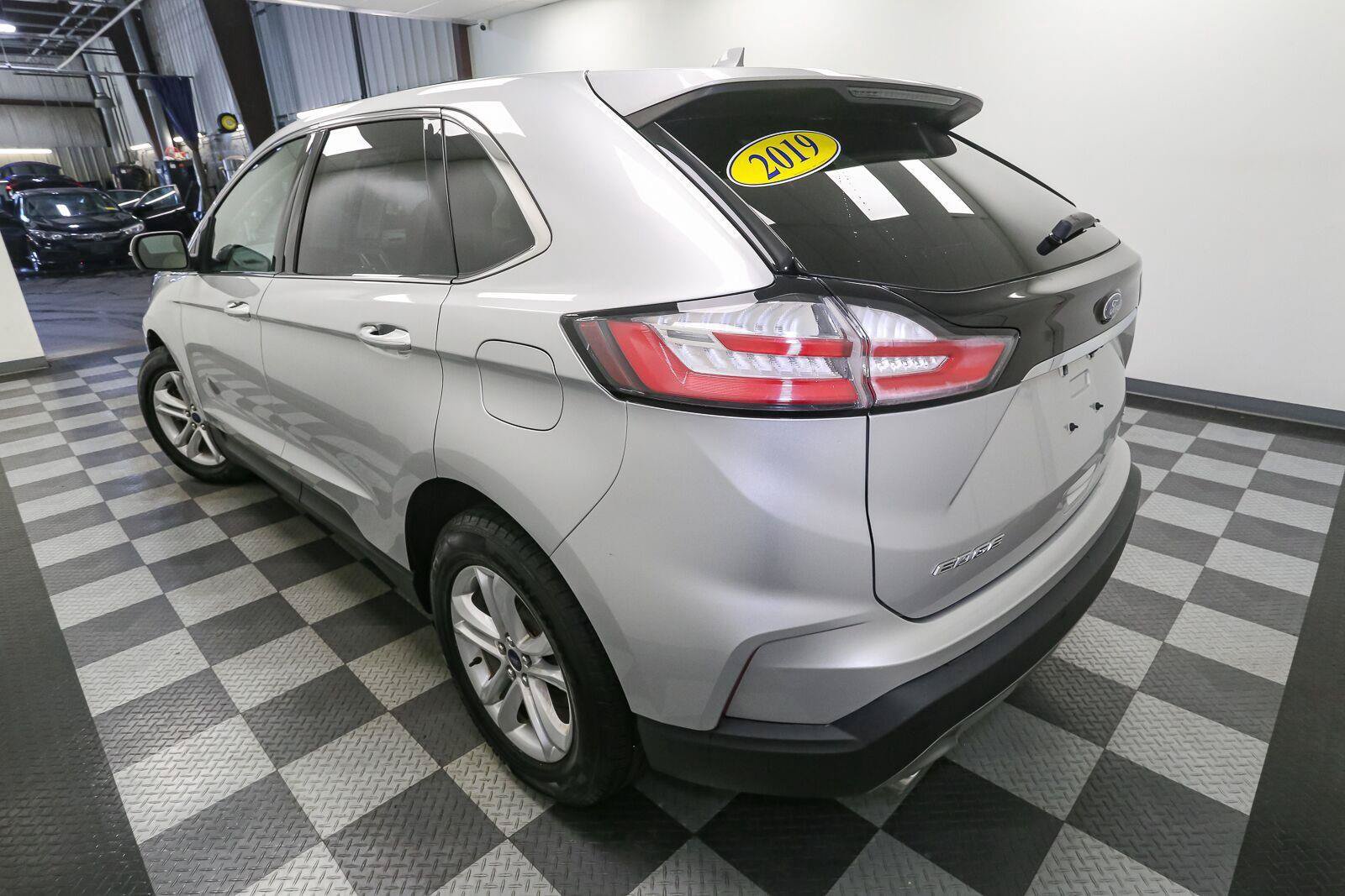 Used 2019 Ford Edge SEL w/ Equipment Group 201A AWD/4WD image 10