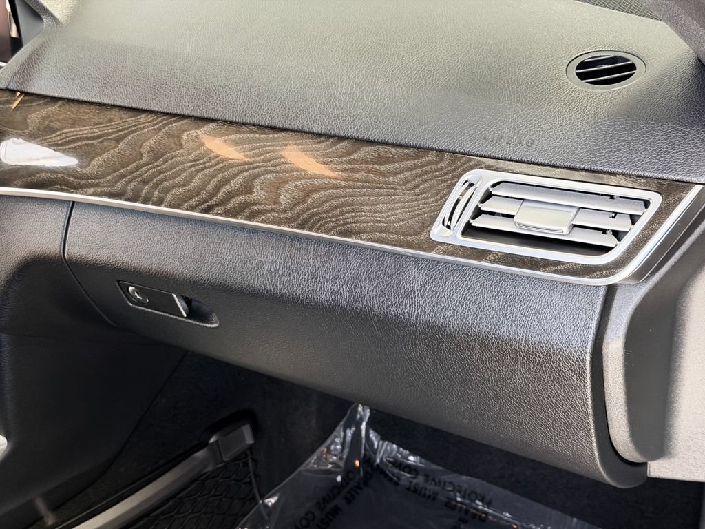 Used 2015 Mercedes-Benz E 250 BlueTEC Sedan image 30