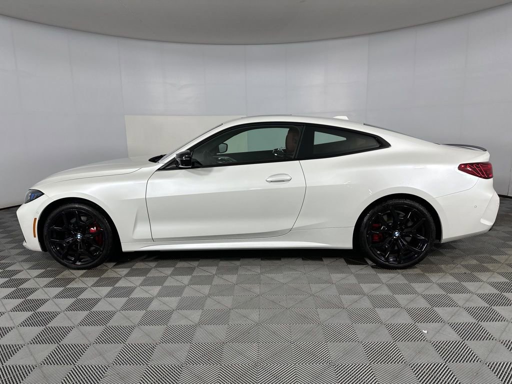 Used 2025 BMW 440i xDrive Coupe w/ Premium Package image 4