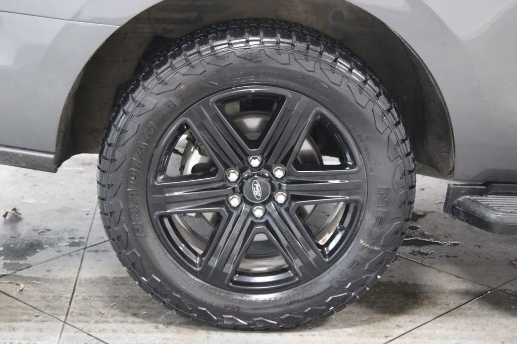 Used 2021 Ford Expedition XLT image 14