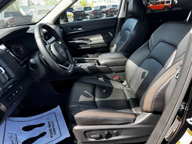 Used 2025 Nissan Pathfinder SL AWD/4WD image 24
