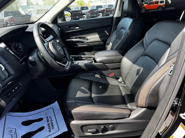 Used 2025 Nissan Pathfinder SL AWD/4WD image 24