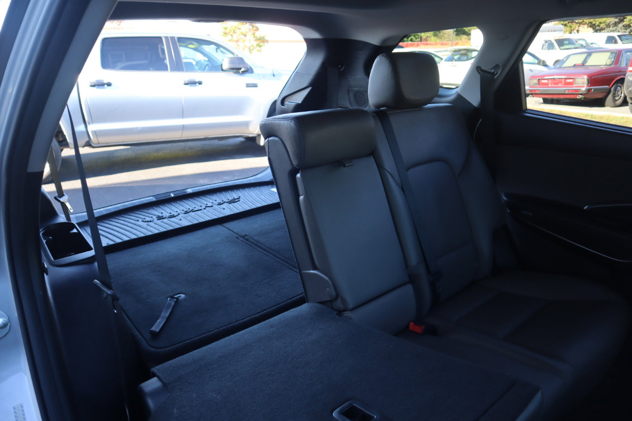 Used 2017 Hyundai Santa Fe AWD w/ SE Ultimate Tech Package 03 image 46