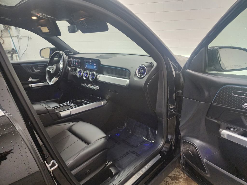 Used 2024 Mercedes-Benz GLB 250 4MATIC image 33