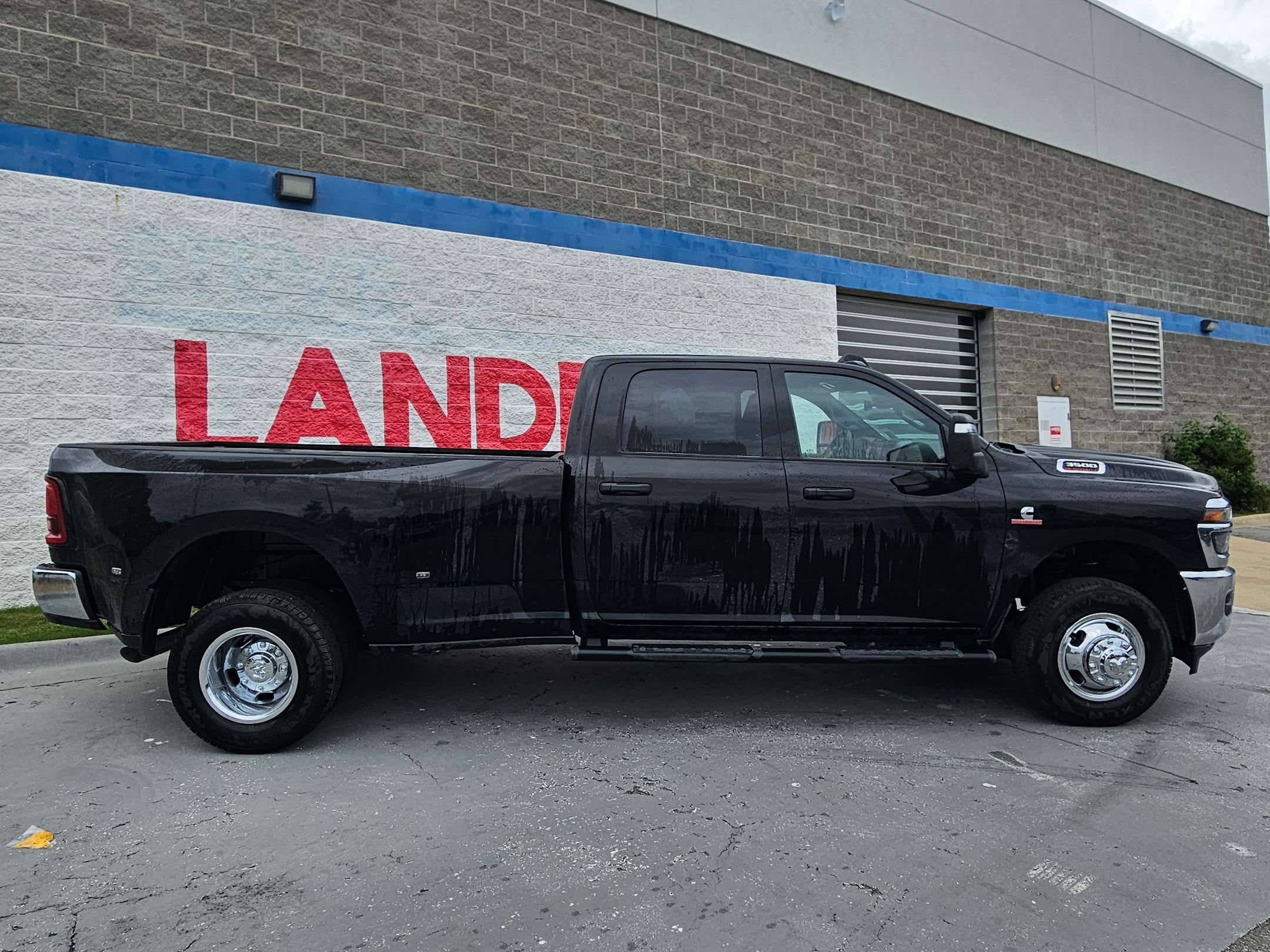 New 2026 RAM 3500 Tradesman AWD/4WD image 8