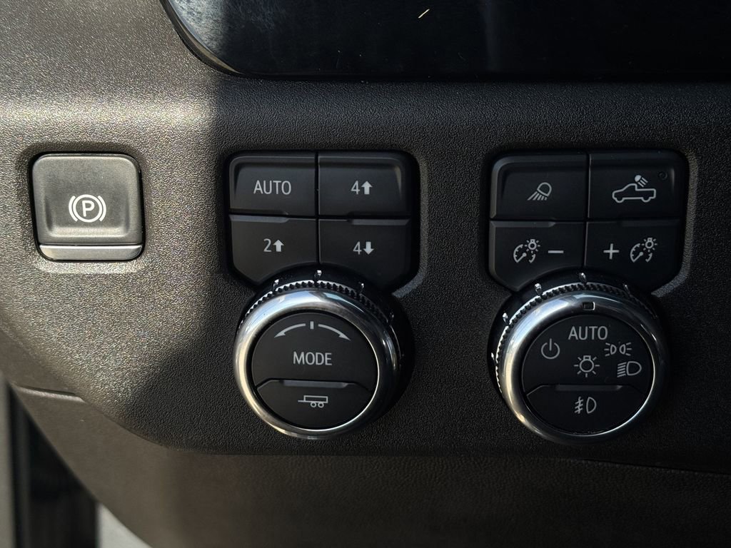 Used 2025 GMC Sierra 2500 SLT w/ Texas SLT Premium Package image 24
