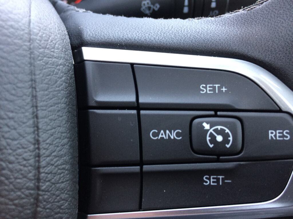 Used 2023 Jeep Compass Latitude w/ Sun and Sound Group AWD/4WD image 34