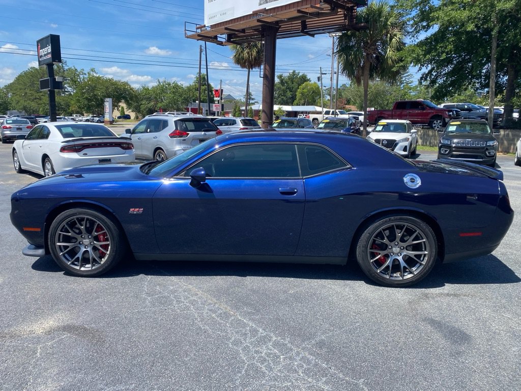 Used 2015 Dodge Challenger SRT RWD image 5