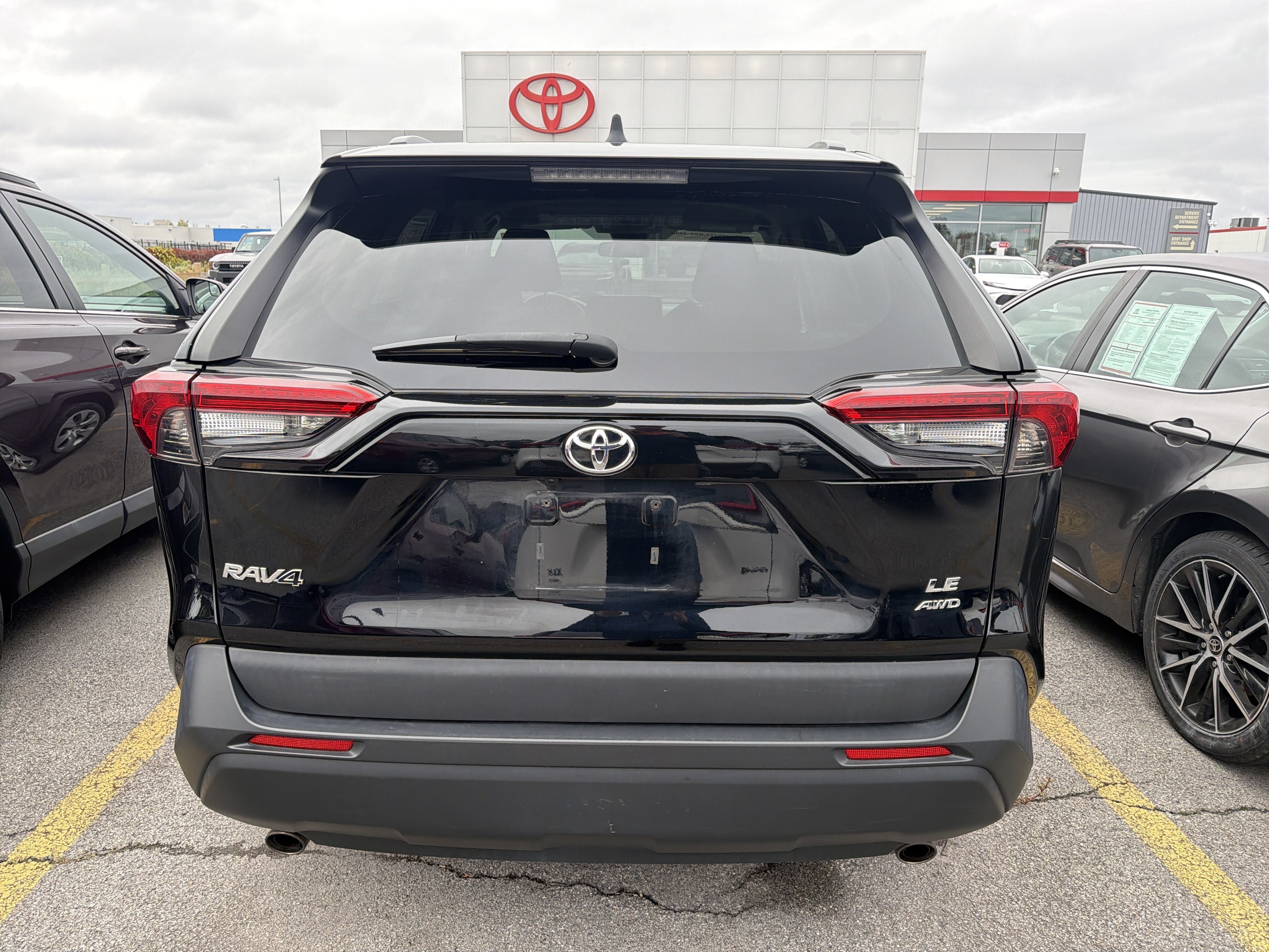 Certified 2021 Toyota RAV4 LE AWD/4WD image 6