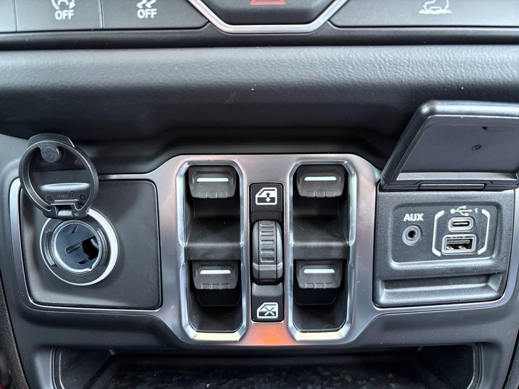New 2026 Jeep Gladiator Mojave AWD/4WD image 6