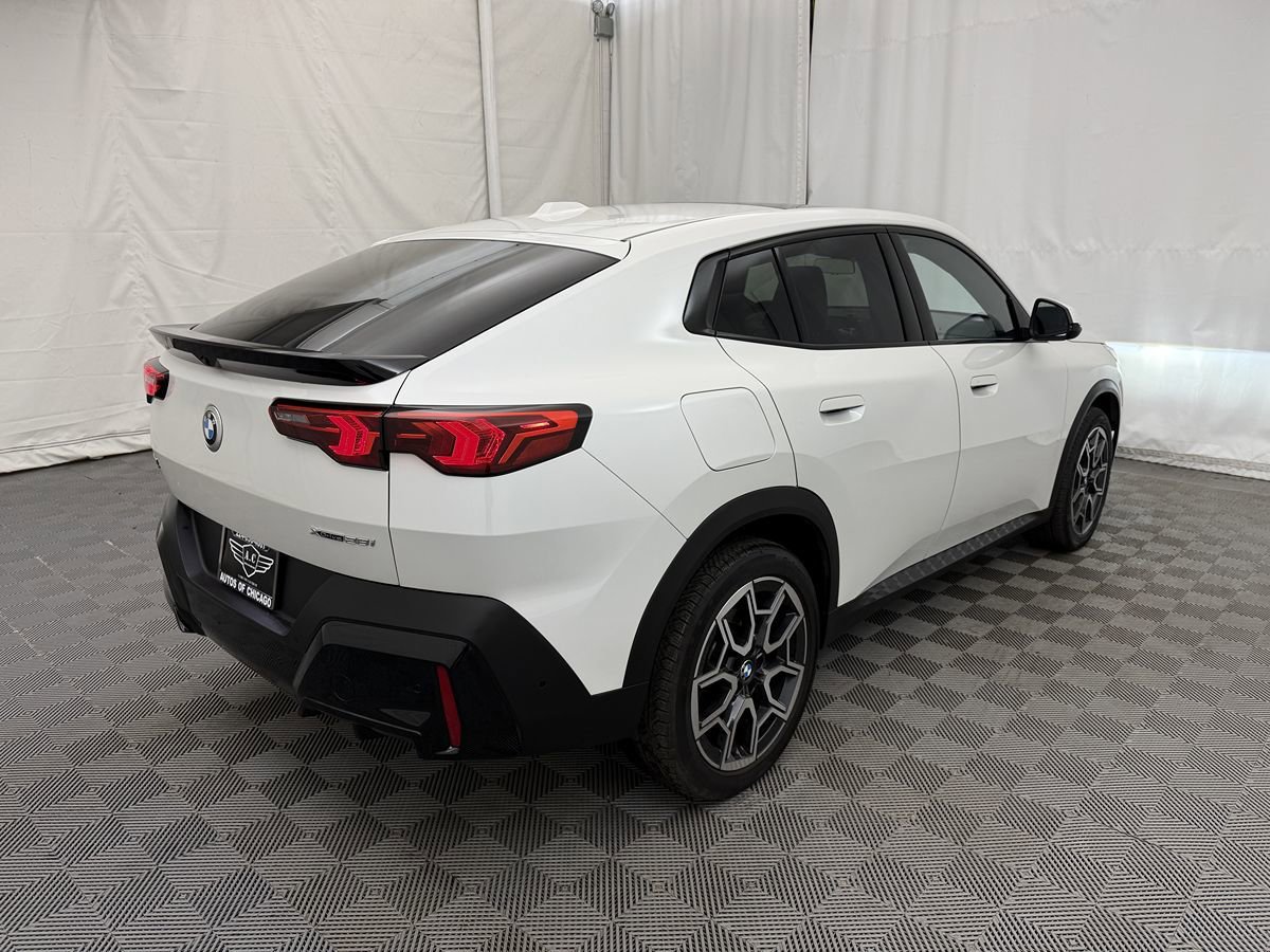 Used 2025 BMW X2 xDrive28i AWD/4WD image 5
