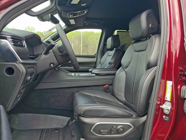 Used 2024 Jeep Wagoneer Series II w/ Convenience Group I AWD/4WD image 13