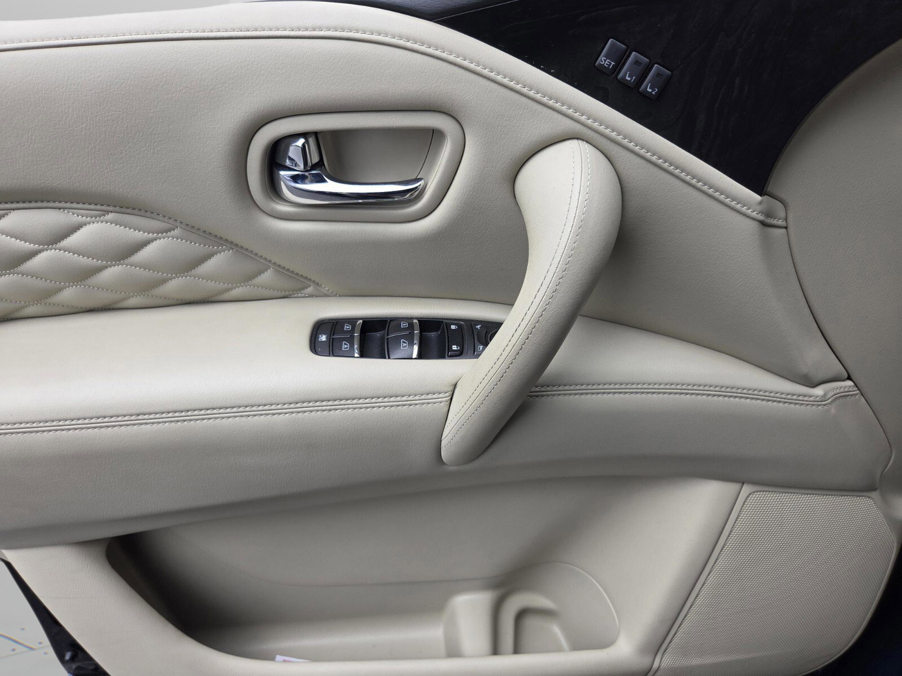 Used 2018 INFINITI QX80 4WD w/ Deluxe Technology Package image 15