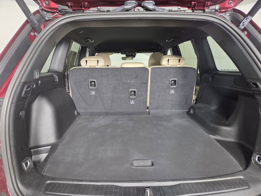 Certified 2025 Jeep Grand Cherokee Limited w/ Black Appearance Package image 28