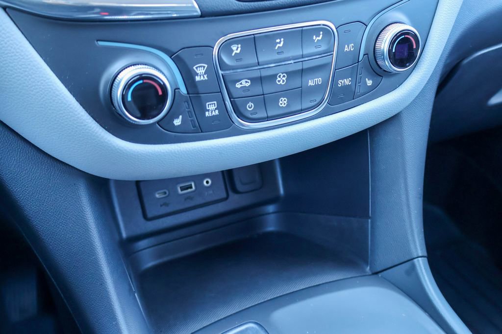 Used 2020 Chevrolet Equinox LT image 14