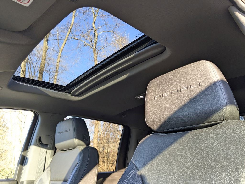 Certified 2022 GMC Sierra 3500 Denali w/ Denali Black Diamond Edition image 14