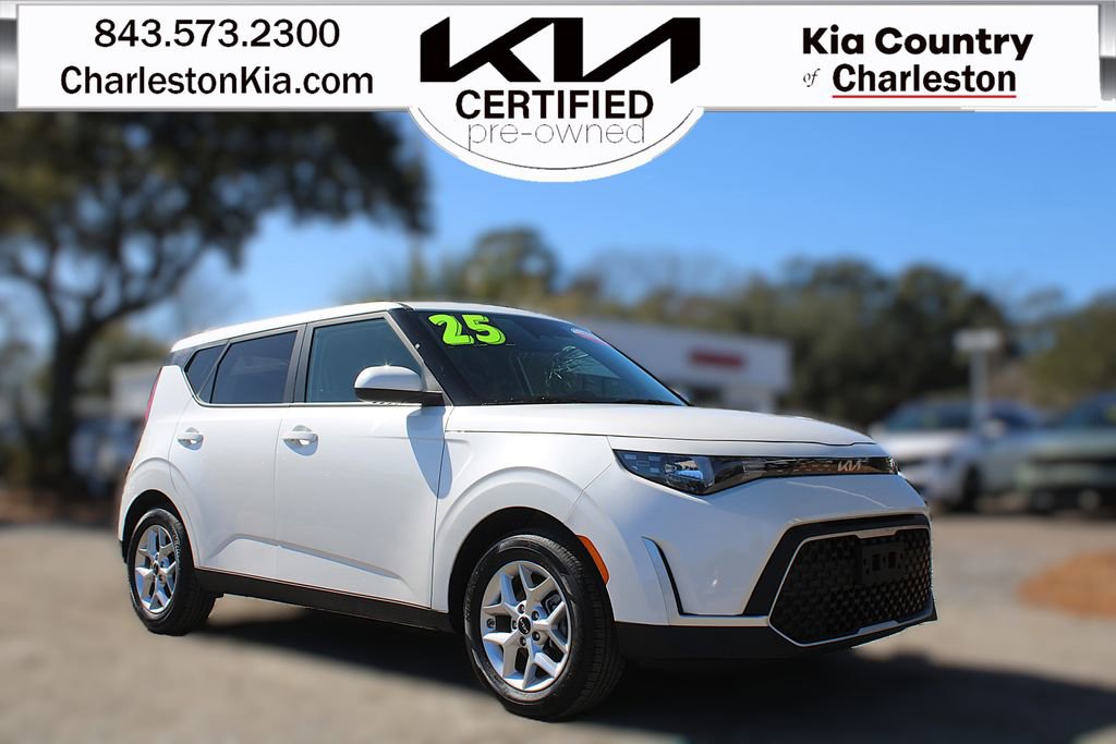 Certified 2025 Kia Soul LX image 1