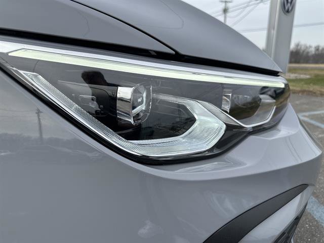 Used 2024 Volkswagen GTI SE image 11