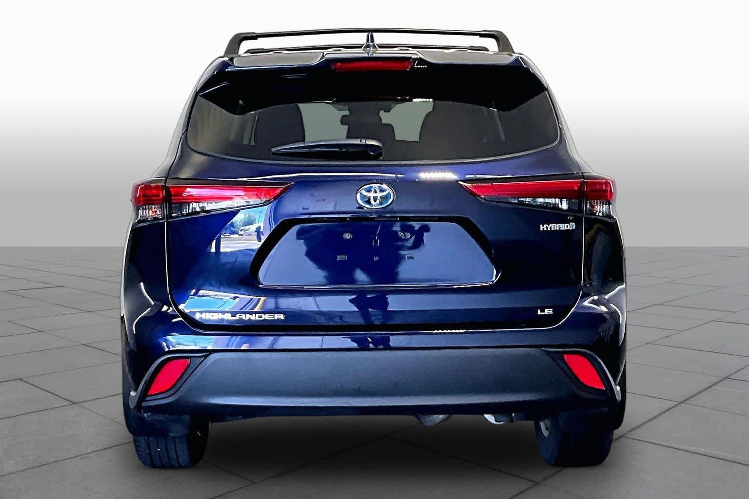 Used 2020 Toyota Highlander LE AWD/4WD image 5