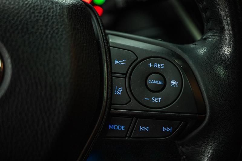 Used 2021 Toyota Camry XSE image 21