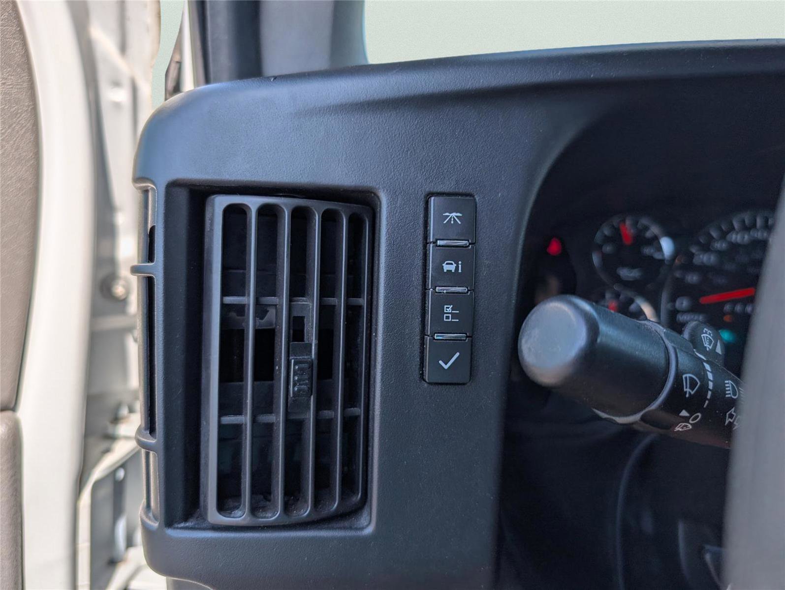 Used 2017 Chevrolet Express 3500 LT w/ LT Preferred Equipment Group image 24