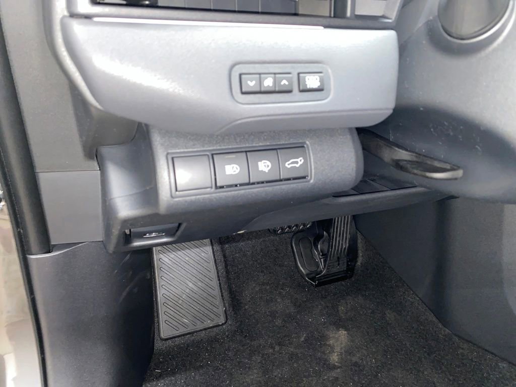 New 2026 Subaru Solterra AWD/4WD image 25