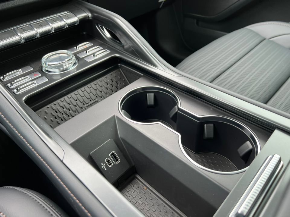 New 2026 Lincoln Nautilus Reserve w/ Jet Appearance Package AWD/4WD image 25