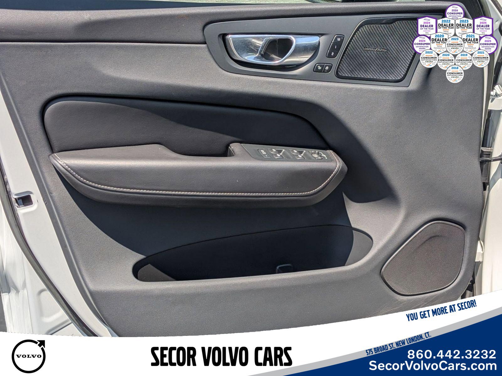 Used 2023 Volvo XC60 B6 Ultimate w/ Climate Package AWD/4WD image 11