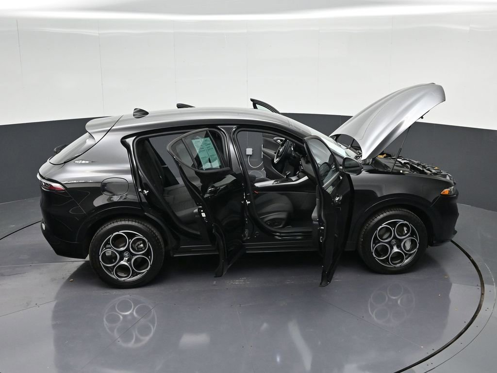 Used 2025 Alfa Romeo Tonale AWD/4WD image 43