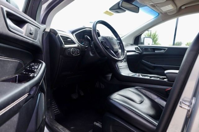 Used 2020 Ford Edge Titanium image 15