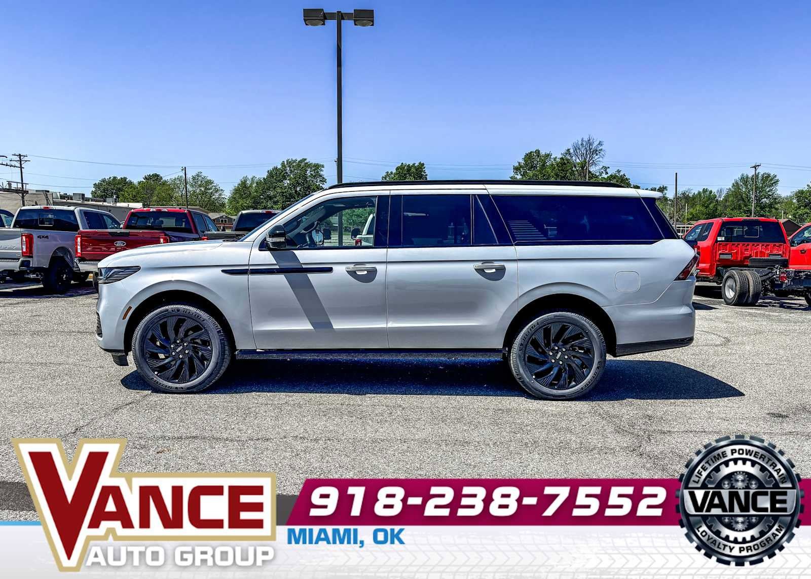 New 2026 Lincoln Navigator L Reserve AWD/4WD image 4