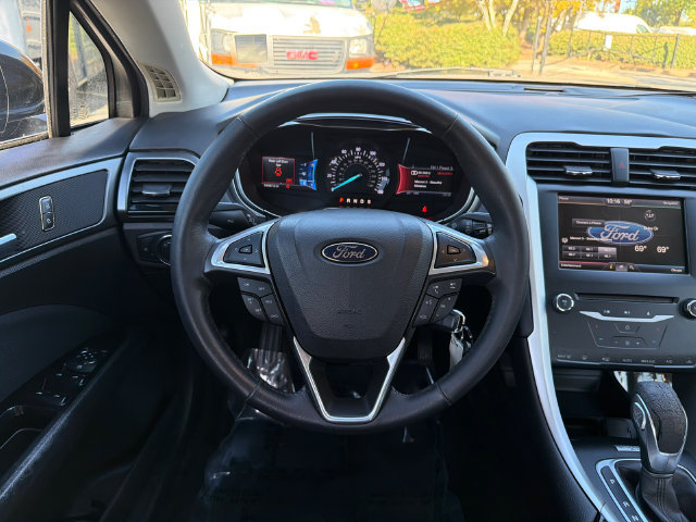 Used 2014 Ford Fusion SE FWD image 21