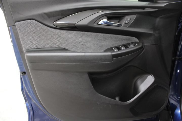 Used 2022 Chevrolet TrailBlazer LT AWD/4WD image 16